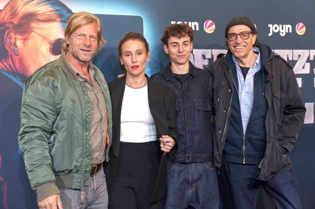 Henning Baum, Peri Baumeister, Lauri Kröck und Helmfried von Lüttichau bei der Premiere der Prime Video SAT.1-Serie Der letze Bulle im Gloria Palast. München, 27.10.2025