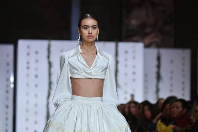 Atelier Couture bridal Madrid Fashion Week in Madrid, Spain - 28 Oct 2025 A model showcases creations by Candelas Y Felipa during the Atelier Couture bridal catwalk within Madrid Fashion Week, at Fabrica de Tapices in Madrid. Madrid Spain Copyright: xAtilanoxGarciax xSOPAxImagesx FOTO53368