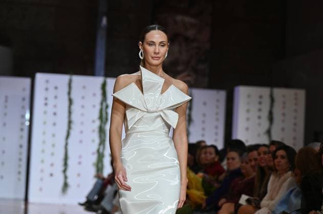 October 28, 2025, Madrid, Spain: A model showcases creations by Candelas Y Felipa during the Atelier Couture bridal catwalk within Madrid Fashion Week, at Fabrica de Tapices in Madrid. Madrid Spain - ZUMAs197 20251028_aaa_s197_091 Copyright: xAtilanoxGarciax