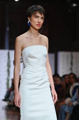 October 28, 2025, Madrid, Spain: A model showcases creations by Candelas Y Felipa during the Atelier Couture bridal catwalk within Madrid Fashion Week, at Fabrica de Tapices in Madrid. Madrid Spain - ZUMAs197 20251028_aaa_s197_123 Copyright: xAtilanoxGarciax