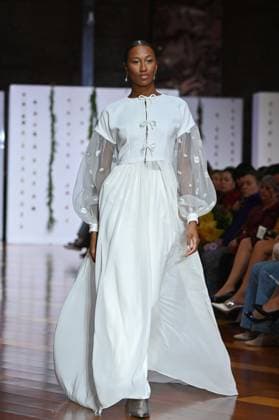 October 28, 2025, Madrid, Spain: A model showcases creations by Laura Lomas during the Atelier Couture bridal catwalk within Madrid Fashion Week, at Fabrica de Tapices in Madrid. Madrid Spain - ZUMAs197 20251028_aaa_s197_184 Copyright: xAtilanoxGarciax