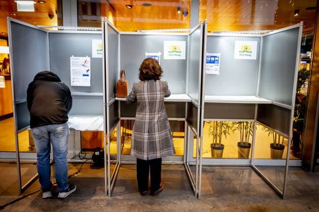 THE HAGUE Party for the Animals (PvdD) leader Esther Ouwehand casts her vote for the House of Representatives elections at The Hague Central Station. ANP ROBIN UTRECHT netherlands out - belgium out  Copyright: xx x540621781x originalFilename: 540621781.jpg