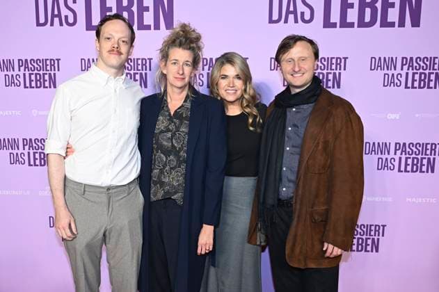 Lukas Rüppel , Neele Leana Vollmar, Anke Engelke und Michael Kranz bei der Premiere des Kinofilms Dann passiert das Leben im Rio Filmpalast. München, 28.10.2025