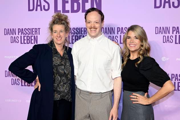 Neele Leana Vollmar, Lukas Rüppel und Anke Engelke bei der Premiere des Kinofilms Dann passiert das Leben im Rio Filmpalast. München, 28.10.2025