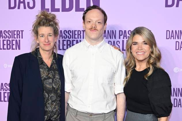 Neele Leana Vollmar, Lukas Rüppel und Anke Engelke bei der Premiere des Kinofilms Dann passiert das Leben im Rio Filmpalast. München, 28.10.2025