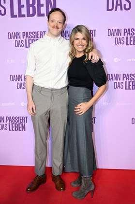 Lukas Rüppel und Anke Engelke bei der Premiere des Kinofilms Dann passiert das Leben im Rio Filmpalast. München, 28.10.2025