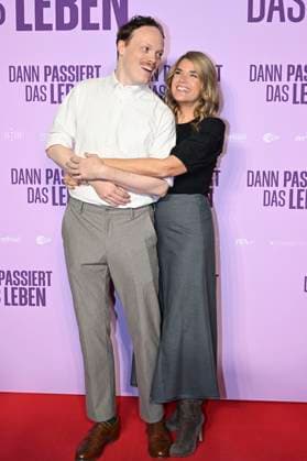 Lukas Rüppel und Anke Engelke bei der Premiere des Kinofilms Dann passiert das Leben im Rio Filmpalast. München, 28.10.2025
