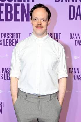 Lukas Rüppel bei der Premiere des Kinofilms Dann passiert das Leben im Rio Filmpalast. München, 28.10.2025