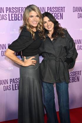 Anke Engelke und Viktoria Lauterbach bei der Premiere des Kinofilms Dann passiert das Leben im Rio Filmpalast. München, 28.10.2025