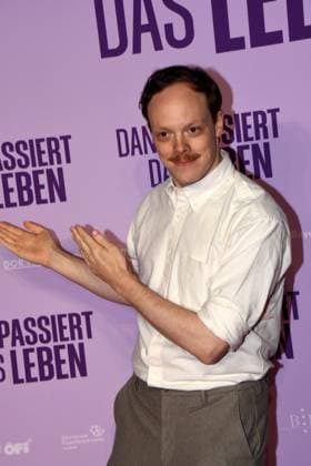 Lukas Rueppel Schauspieler Muenchen 28.10.2025 Rio Filmpalast Premiere Dann passiert das Leben Foto Muenchen