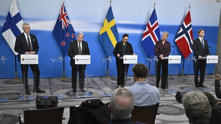 STOCKHOLM, SVERIGE 20251029 Anders Adlercreutz, minister för nordiskt samarbete Finland, Nya Zeelands utrikesminister Winston Peters, Sveriges utrikesminister Maria Malmer Stenergard (M), Thorgerdur Katrin gunnarsdottir, utrikesminister Island, Asmund Grover Aukrust, minister för nordiskt samarbete, Norge. De nordiska kollegorna och Peters träffas inom ramen för det informella utrikes- och säkerhetspolitiska samarbetet (N5). De har även ett separat möte där Ukraina star högst pa agendan. STOCKHOLM SVERIGE x10090x *** STOCKHOLM, SWEDEN 20251029 Anders Adlercreutz, Minister for Nordic Cooperation Finland, New Zealand Foreign Minister Winston Peters, Swedish Foreign Minister Maria Malmer Stenergard M , Thorgerdur Katrin gunnar  Copyright: xClaudioxBresciani TTx NYA ZEELANDS UTRIKESMINISTER I STOCKHOLM Nuhb8E0Besw