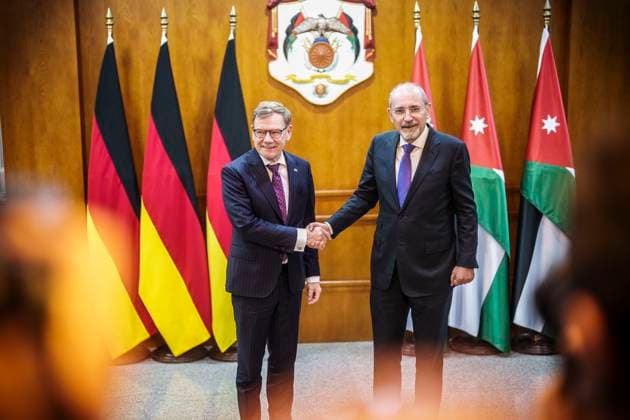 Johann Wadephul (CDU), Bundesaussenminister, reist vom 29.10.2025 bis zum 1.11.2025 nach Jordanien, Syrien, Libanon und Bahrein. Ankunft in Amman und Treffen mit dem dem Minister fuÌˆr Auswaertige Angelegenheiten und jordanische Staatsangehoerige im Ausland des Koenigreichs Jordanien und stellvertretenden Premierminister, Herrn Ayman Al Safadi Fotografiert als Offizieller Fotograf Photo taken as Official Photographer Amman Jordanien *** Johann Wadephul CDU , Federal Minister of Foreign Affairs, travels from 29 10 2025 to 1 11 2025 to Jordan, Syria, Lebanon and Bahrain Arrival in Amman and meeting with the Minister of Foreign Affairs and Jordanian Nationals Abroad of the Kingdom of Jordan and Deputy Prime Minister, Mr. Ayman Al Safadi Copyright: xDominikxButzmann AAx