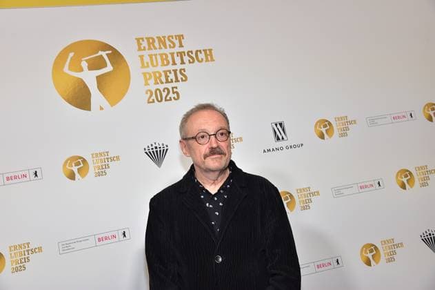 68. Preisverleihung Ernst-Lubitsch-Preis Josef Hader. (ELP-Gewinner 2025) Ankuft, roter Teppich zur 68. Preisverleihung Ernst-Lubitsch-Preis im kino Babylon Berlin am 29.10.2025