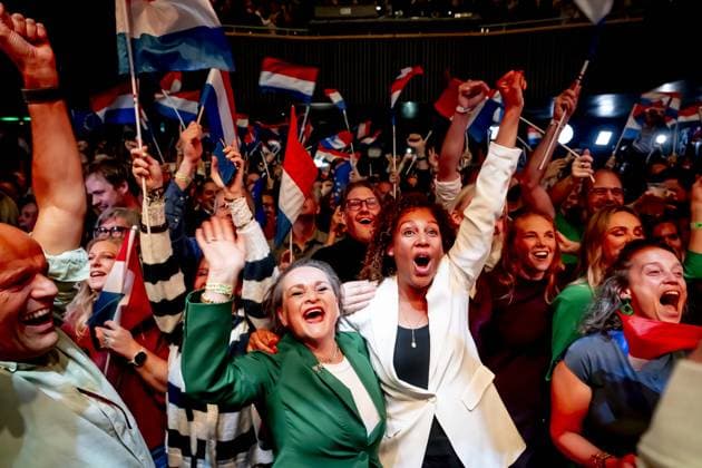 LEIDEN - D66 party members are following the results of the Dutch House of Representatives elections. ANP ROBIN UTRECHT netherlands out - belgium out  Copyright: xx x540679607x originalFilename: 540679607.jpg