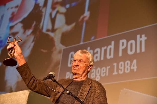 68. Preisverleihung Ernst-Lubitsch-Preis Gerhard Polt, Preisträger 1984 Ankunft, roter Teppich zur 68. Preisverleihung Ernst-Lubitsch-Preis im kino Babylon Berlin am 29.10.2025 *** 68 Award ceremony Ernst Lubitsch Prize Gerhard Polt, prize winner 1984 Arrival, red carpet for the 68 Award ceremony Ernst Lubitsch Prize at kino Babylon Berlin on 29 10 2025 Photopress Mueller