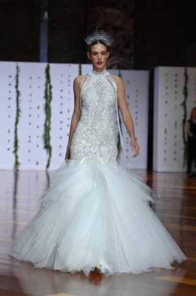 Atelier Couture bridal - Jordi Dalmau fashion show in Madrid - 29 Oct 2025 A model showcases creations by Jordi Dalmau during the Atelier Couture bridal catwalk within Madrid Fashion Week, at Fabrica de Tapices. Madrid Spain Copyright: xAtilanoxGarciax xSOPAxImagesx FOTO53799