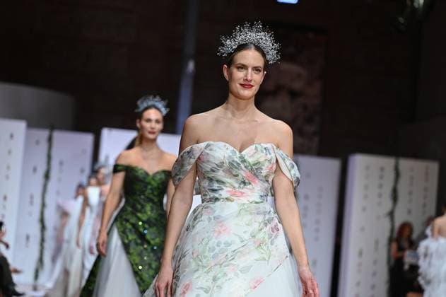 Atelier Couture bridal - Jordi Dalmau fashion show in Madrid - 29 Oct 2025 A model showcases creations by Jordi Dalmau during the Atelier Couture bridal catwalk within Madrid Fashion Week, at Fabrica de Tapices. Madrid Spain Copyright: xAtilanoxGarciax xSOPAxImagesx FOTO53818