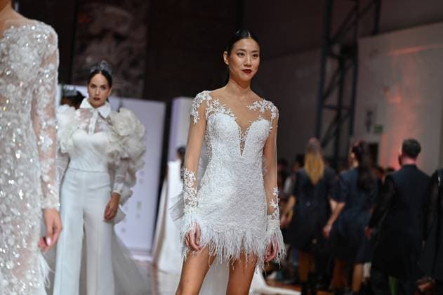 Atelier Couture bridal - Jordi Dalmau fashion show in Madrid - 29 Oct 2025 A model showcases creations by Jordi Dalmau during the Atelier Couture bridal catwalk within Madrid Fashion Week, at Fabrica de Tapices. Madrid Spain Copyright: xAtilanoxGarciax xSOPAxImagesx FOTO53821