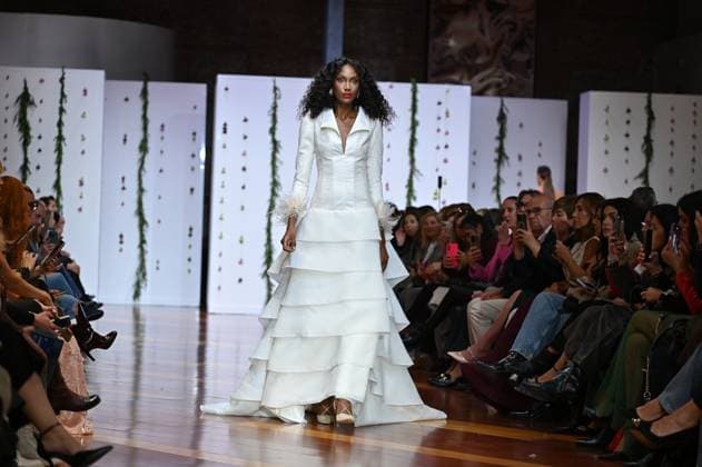 Atelier Couture bridal catwalk in Madrid, Spain - 29 Oct 2025 A model showcases creations by María Diezma during the Atelier Couture bridal catwalk within Madrid Fashion Week at Fabrica de Tapices. Madrid Spain Copyright: xAtilanoxGarciax xSOPAxImagesx FOTO53898