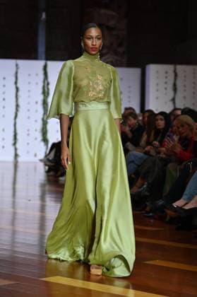 Atelier Couture bridal catwalk in Madrid, Spain - 29 Oct 2025 A model showcases creations by María Diezma during the Atelier Couture bridal catwalk within Madrid Fashion Week at Fabrica de Tapices. Madrid Spain Copyright: xAtilanoxGarciax xSOPAxImagesx FOTO53970