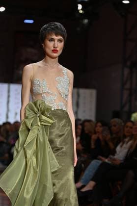 Atelier Couture bridal catwalk in Madrid, Spain - 29 Oct 2025 A model showcases creations by María Diezma during the Atelier Couture bridal catwalk within Madrid Fashion Week at Fabrica de Tapices. Madrid Spain Copyright: xAtilanoxGarciax xSOPAxImagesx FOTO53973
