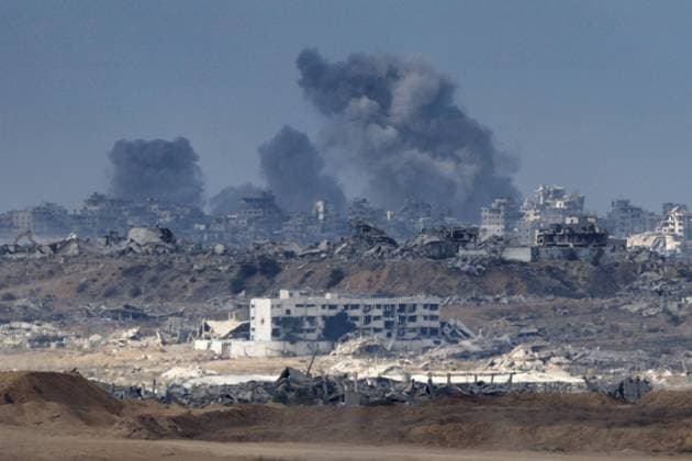 Scene in Gaza Photo taken from Sderot, southern Israel, on Oct. 29, 2025, shows smoke rising in northern Gaza after Israel carried out airstrikes across the strip overnight.  A14AA0004988084P