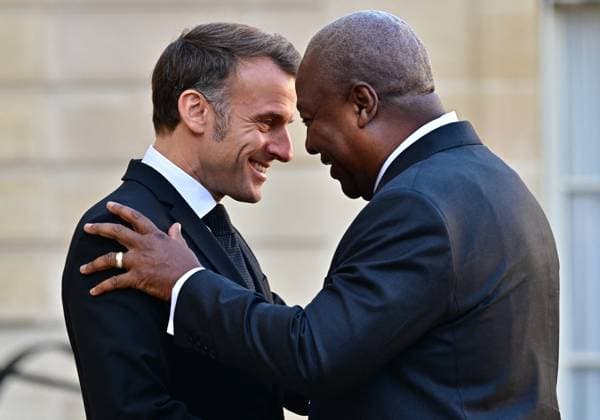 President Emmanuel Macron welcomes John Dramani Mahama, President of Ghana, to the Élysée Palace in Paris on 30 October 2025 Christian Liewig Bestimage President Emmanuel Macron welcomes John Dramani Mahama, President of Ghana, to the Élysée Palace in Paris on 30 October 2025 Paris France  Copyright: xChristianxLiewigx xBestimagexChristianxLiewigx xBestimagex