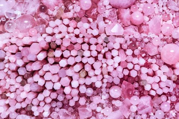 Nahaufnahme der rosa Quarzwände im Meditationsraum von Mareterra Monaco Close-up view of pink quartz walls in the meditation space at Mareterra Monaco (License=RF) Copyright: xZoonar.com AndreixAntipovx 24161086