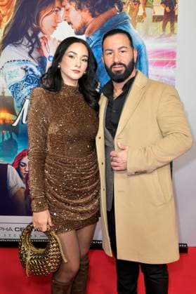 Tito Uysal mit Ehefrau Halla bei der Premiere des Kinofilms Make Me Feel im Zoo Palast. Berlin, 29.10.2025