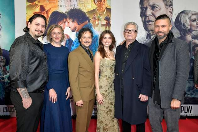 Timur Örge, Franziska Machens, Erkan Acar, Charleen Weiss, Ronald Nitschke und Michael David Pate bei der Premiere des Kinofilms Make Me Feel im Zoo Palast. Berlin, 29.10.2025