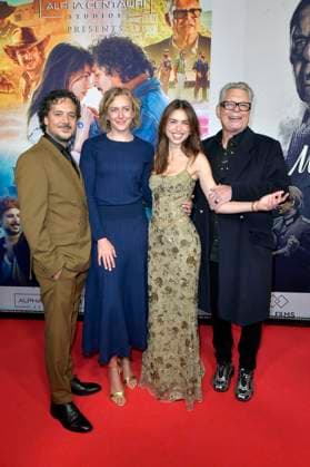 Erkan Acar, Franziska Machens, Charleen Weiss und Ronald Nitschke bei der Premiere des Kinofilms Make Me Feel im Zoo Palast. Berlin, 29.10.2025
