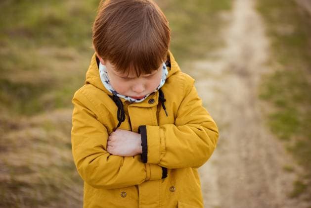 Porträt eines beleidigten Jungen im herbstlichen Park Portrait of an offended child boy in the autumn park (License=RF) ,model released, Symbolfoto Copyright: xZoonar.com IrinaxPavlovax 24169321 ,model released, Symbolfoto ,property released