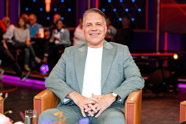 MDR - Riverboat. Schauspieler, Moderator und Entertainer Karsten Speck anläßlich der Aufzeichnung der MDR - Talkshow Riverboat am 30.10.2025 in der Mediacity Leipzig. 20251030ADO0038