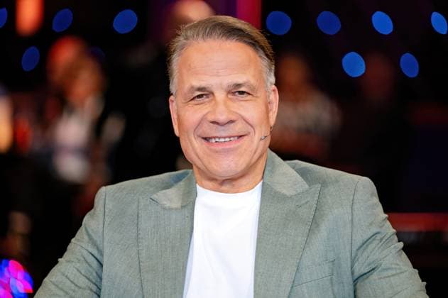 MDR - Riverboat. Schauspieler, Moderator und Entertainer Karsten Speck anläßlich der Aufzeichnung der MDR - Talkshow Riverboat am 30.10.2025 in der Mediacity Leipzig. 20251030ADO0039