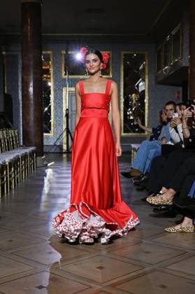 International Flamenco Fashion Week Madrid, (SIMOF) - 30 Oct 2025 A model walks in a Flor De Cerezo design at the International Flamenco Fashion Week Madrid, (SIMOF) show, at the Wellington Hotel. Madrid Spain Copyright: xAtilanoxGarciax xSOPAxImagesx FOTO54050