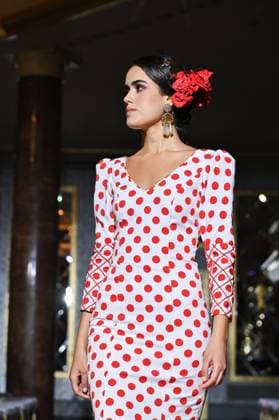 International Flamenco Fashion Week Madrid, (SIMOF) - 30 Oct 2025 A model walks in a Flor De Cerezo design at the International Flamenco Fashion Week Madrid, (SIMOF) show, at the Wellington Hotel. Madrid Spain Copyright: xAtilanoxGarciax xSOPAxImagesx FOTO54052