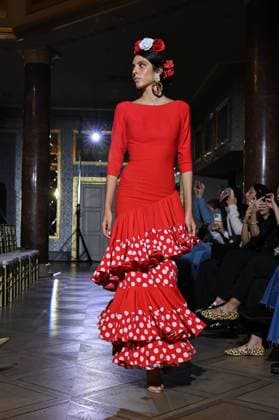 International Flamenco Fashion Week Madrid, (SIMOF) - 30 Oct 2025 A model walks in a Flor De Cerezo design at the International Flamenco Fashion Week Madrid, (SIMOF) show, at the Wellington Hotel. Madrid Spain Copyright: xAtilanoxGarciax xSOPAxImagesx FOTO54053