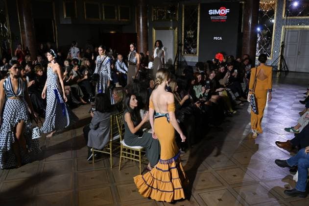 International Flamenco Fashion Week Madrid, (SIMOF) - 30 Oct 2025 A model walks in a Peca design at the International Flamenco Fashion Week Madrid, (SIMOF) show, at the Wellington Hotel. Madrid Spain Copyright: xAtilanoxGarciax xSOPAxImagesx FOTO54118