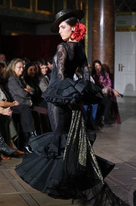 International Flamenco Fashion Week Madrid, (SIMOF) - 30 Oct 2025 A model walks in a Sergy design at the International Flamenco Fashion Week Madrid, (SIMOF) show, at the Wellington Hotel. Madrid Spain Copyright: xAtilanoxGarciax xSOPAxImagesx FOTO54123