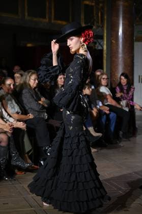 International Flamenco Fashion Week Madrid, (SIMOF) - 30 Oct 2025 A model walks in a Sergy design at the International Flamenco Fashion Week Madrid, (SIMOF) show, at the Wellington Hotel. Madrid Spain Copyright: xAtilanoxGarciax xSOPAxImagesx FOTO54127