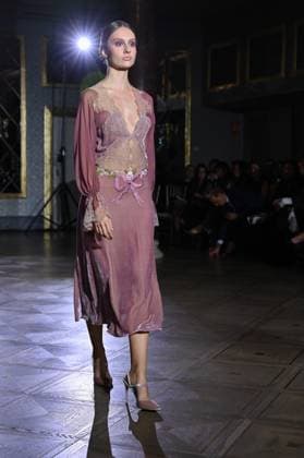 International Flamenco Fashion Week Madrid, (SIMOF) - 30 Oct 2025 A model walks in a Victorio and Lucchino design at the International Flamenco Fashion Week Madrid, (SIMOF) show, at the Wellington Hotel. Madrid Spain Copyright: xAtilanoxGarciax xSOPAxImagesx FOTO54140
