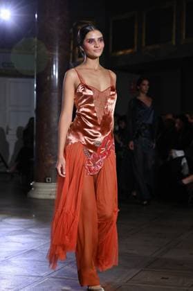 International Flamenco Fashion Week Madrid, (SIMOF) - 30 Oct 2025 A model walks in a Victorio and Lucchino design at the International Flamenco Fashion Week Madrid, (SIMOF) show, at the Wellington Hotel. Madrid Spain Copyright: xAtilanoxGarciax xSOPAxImagesx FOTO54165
