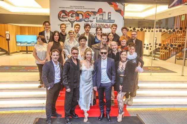 October 30, 2025: October 30, 2025 (malaga) The red carpet was rolled out for the premiere of this musical Godspell , which was attended by guests from the artistic universe and recognized personalities of the city. The Malaga actor and director Antonio BAnderas presents his version of the classic musical, where a group of young people rediscover the teachings of Jesus among ruins, songs and parables from the Gospel according to San Mateo. They posed at the photocall together with their partner Nicole Kimpel - ZUMAc161 20251030_zap_c161_003 Copyright: xLorenzoxCarnerox