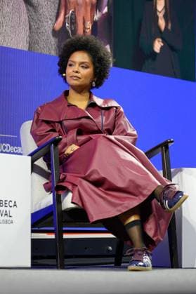 TRIBECA FESTIVAL LISBOA Claudia Semedo addresses the audience during first day of Tribeca Festival Lisboa 2025 in Lisbon, Portugal. 10 30 2025 Lisboa Unicorn Factory Lisboa Lisboa Portugal Copyright: xBrunoxdexCarvalhox