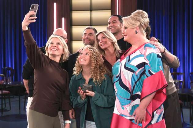 Susan Link, Lotta Lubkoll, Micky Beisenherz, Valerie Niehaus, Bülent Ceylan und Daphne de Luxe bei der Aufzeichnung der WDR-Talkshow Kölner Treff im WDR Studio BS 3. Köln, 30.10.2025