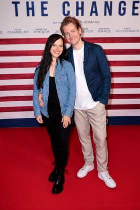 Nadja Jo Klapper und Johannes Heinrichs bei der Premiere des Kinofilms Make Me Feel in der Astor Film Lounge. Berlin, 30.10.2025