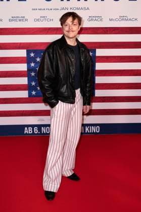 Lukas Leibe bei der Premiere des Kinofilms Make Me Feel in der Astor Film Lounge. Berlin, 30.10.2025