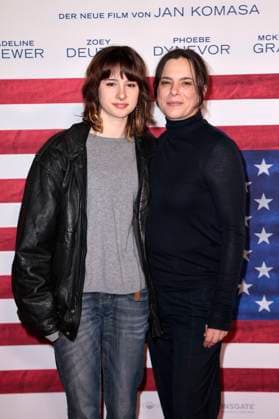 Annika Kuhl mit Tochter Edwina Kuhl bei der Premiere des Kinofilms Make Me Feel in der Astor Film Lounge. Berlin, 30.10.2025