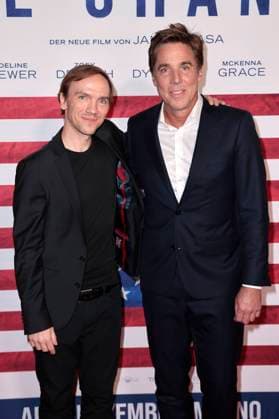 Jan Komasa und Markus Feldenkirchen bei der Premiere des Kinofilms Make Me Feel in der Astor Film Lounge. Berlin, 30.10.2025