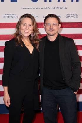Britta Steffenhagen und Florian Lukas bei der Premiere des Kinofilms Make Me Feel in der Astor Film Lounge. Berlin, 30.10.2025